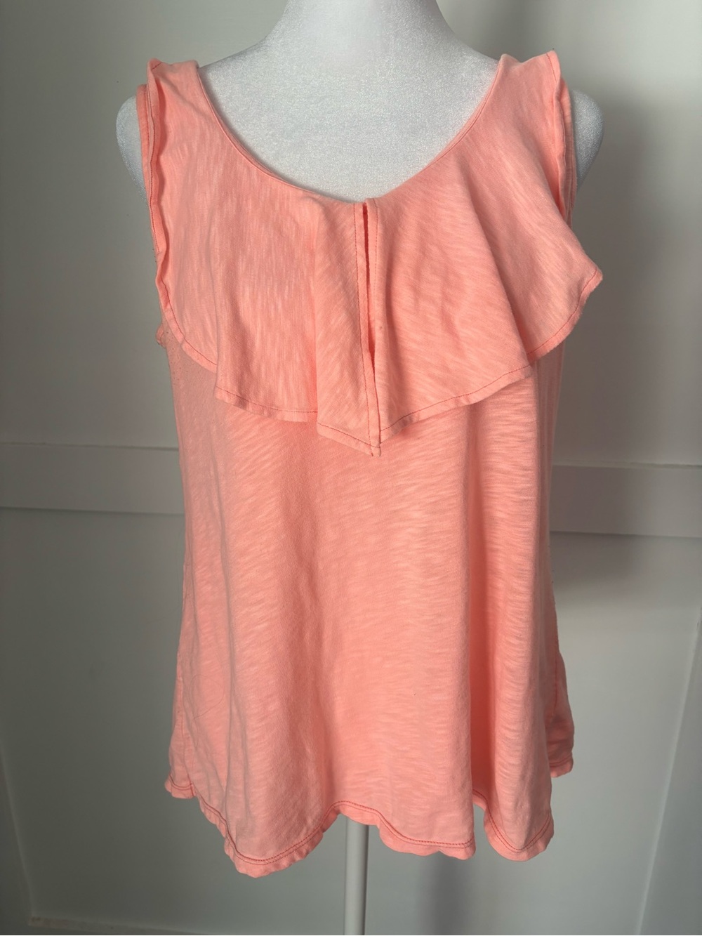 Lilly Pulitzer Coral Peach Ruffle Tank Top size small in good condition